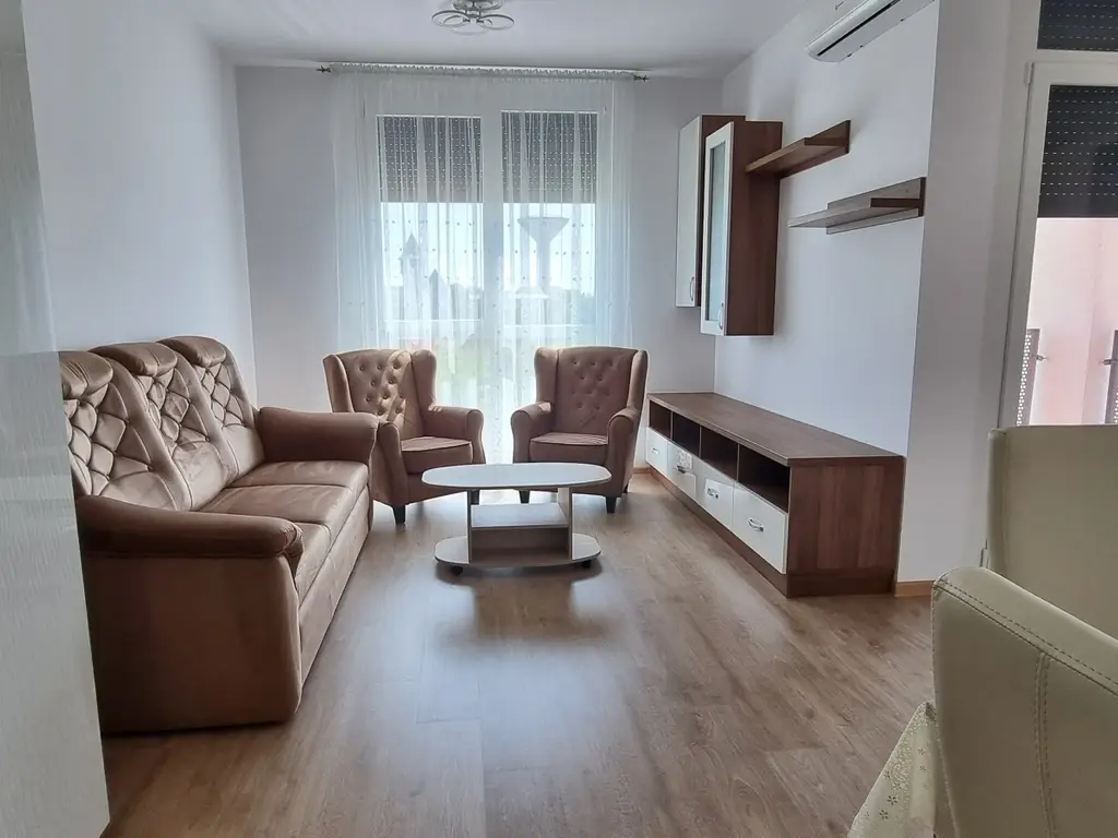 De inchiriat Apartament nou cu 3 camere excelent pozitionat
