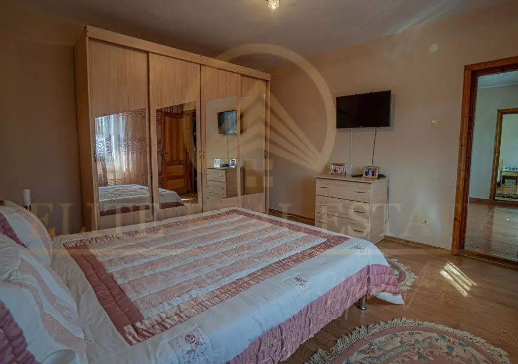 Agigea - Vila D+P+1E+M pe un teren de 772 mp cu o deschidere de 21,46 m.