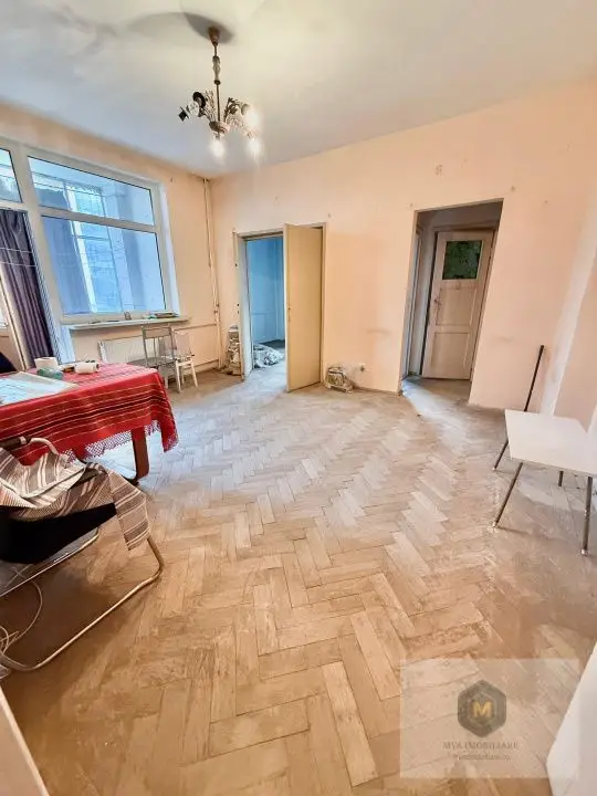 Metrou Lujerului - ap. 3 camere - necesita renovare completa