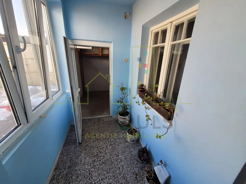 Zona Dambovita. 2 Case. Teren 933 mp.