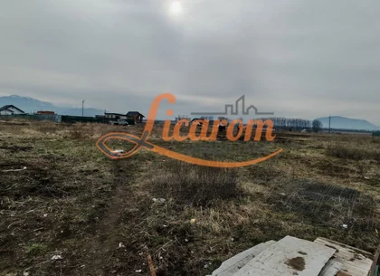 Teren intravilan in suprafata de 644 mp in Sanpetru pret 37000 euro