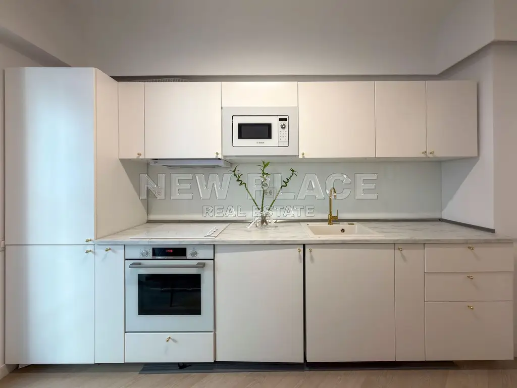 [VIDEO] CORTINA NORTH | Bucatarie inchisa | 1,100 Eur+TVA|Terasa 30 mp