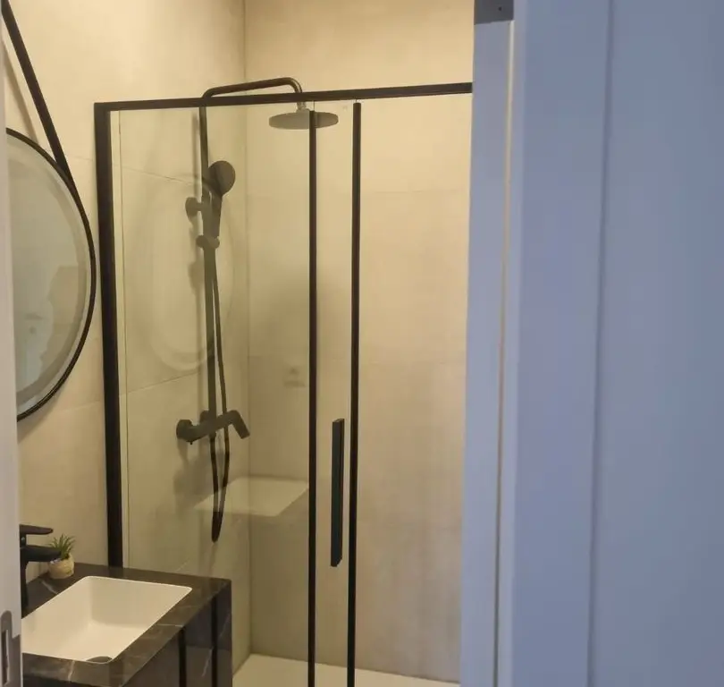 BRASADAS vinde ap 3 cam 4/4 CENTRAL 110mp RENOVAT cu garaj.