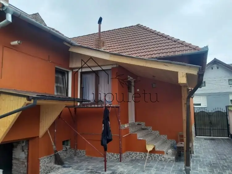 Casă Individuală de Închiriat | 82 MPU | Teren 380 MP | Zona Centrală