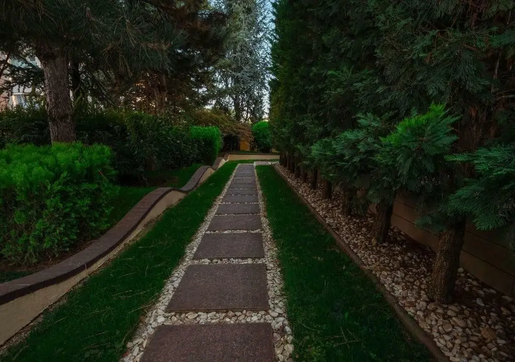 Gradina Japoneza SPA Crama Teren Tenis Foisor Iaz Pesti ..