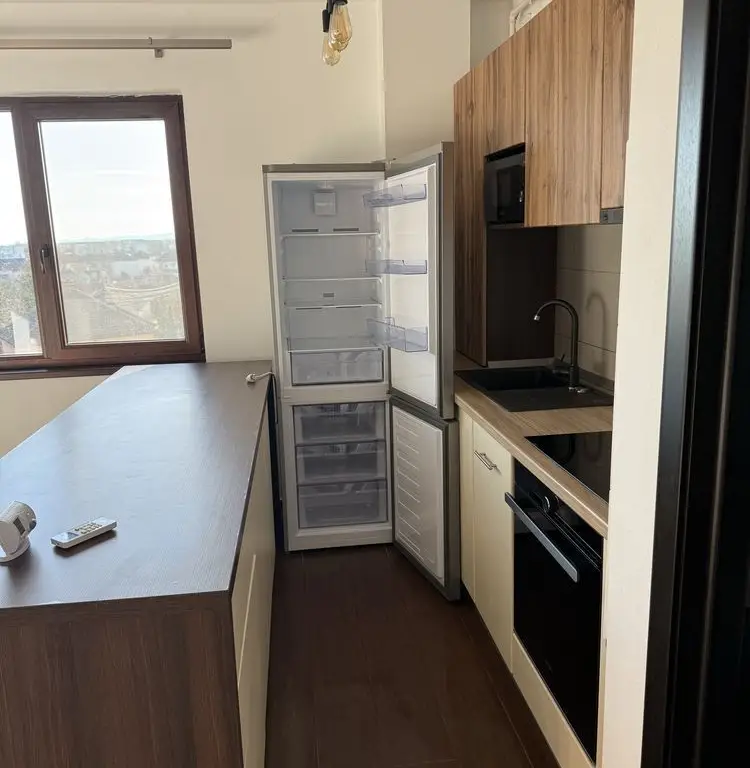 BRASADAS vinde ap 3 cam cu loc de parcare