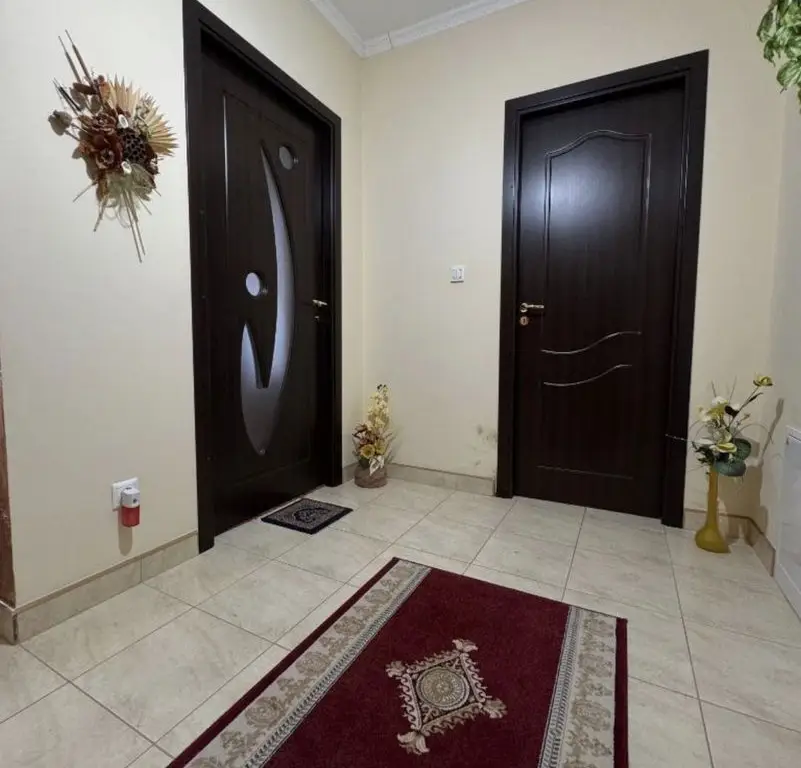Casa de vanzare P+1, 4 Garaje, Vetis