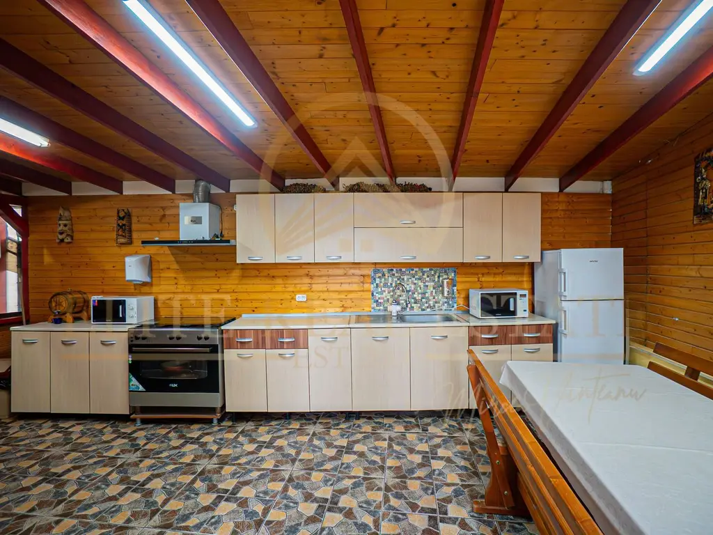 Pensiune premium în Mamaia Sat – proprietate exclusivistă 24 camere
