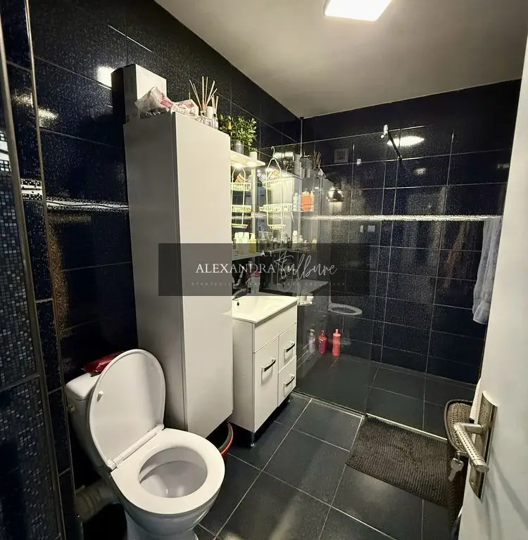 Apartament 3 camere, dressing, balcon, parcare, zona Eroilor