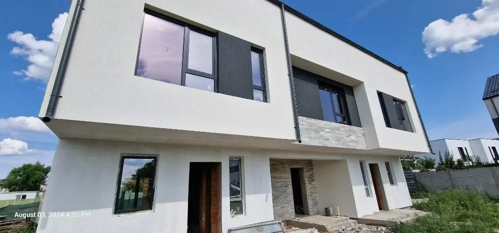 Vile Otopeni-triplex: 110 mp utili + 100 mp gradina- comison 0