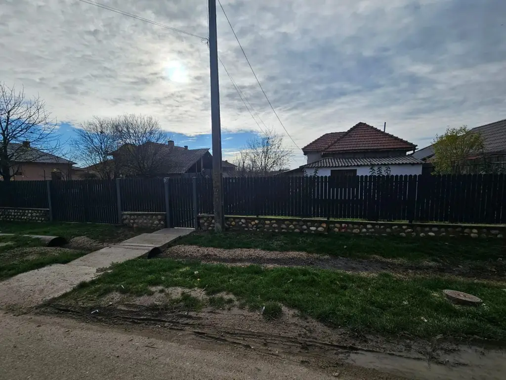 Casa si teren 3500 mp, Stefanesti - Golesti