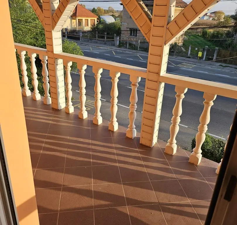 BRASADAS vinde casa individuala zona DARA cu 5 cam si teren 4ari.