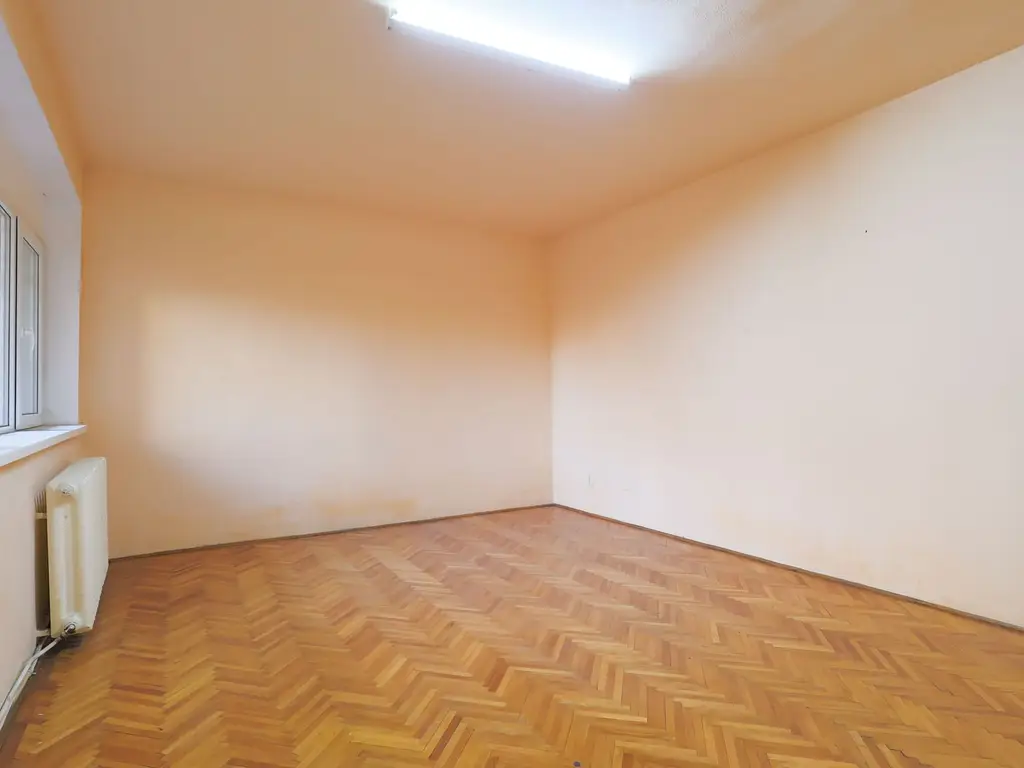 PRET NOU! Apartament decomandat 3 camere - str. Horia - COMISION 0%