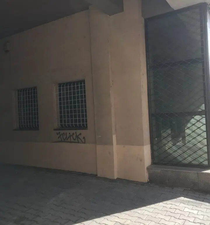 Proprietar vand spatiu comercial