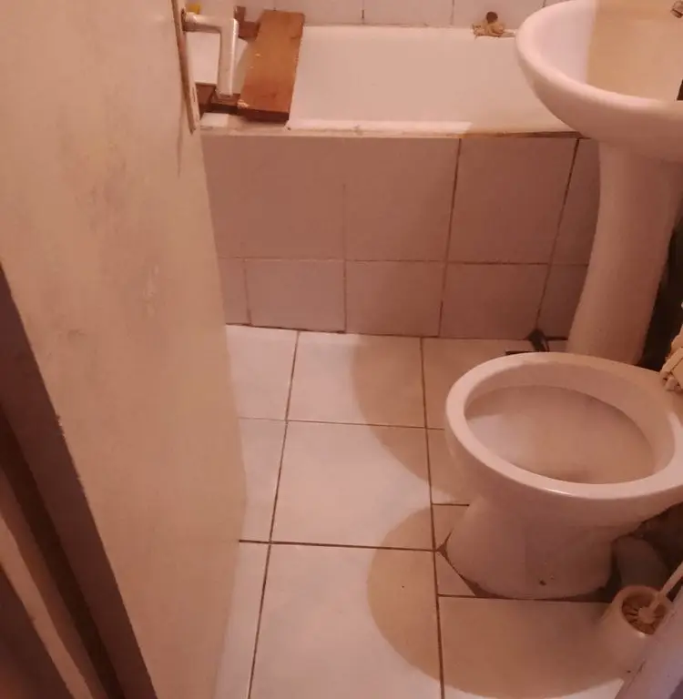 BRASADAS vinde garsoniera confort 2 la etajul 1 pe Ostrovului.