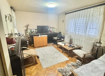 Apartament 3 camere -Centru