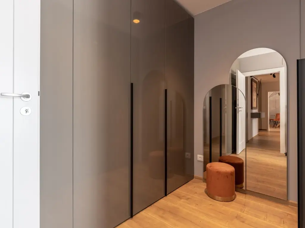 Inchiriem apartament 3 camere mobilat utilat lux cu parcare subterana
