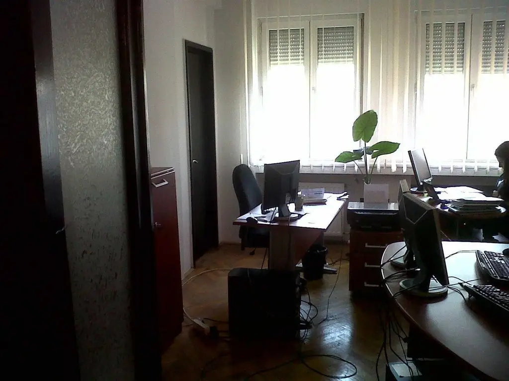 OCAZIE 4 camere Piata Romana 134 mp etaj 2/7 vedere Magheru 169700 EUR