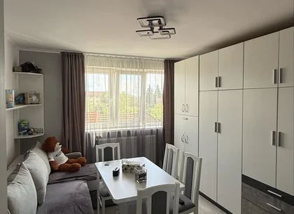 BRASADAS vinde ap 2 cam etaj 2/4 Dariu Pop decomandat.