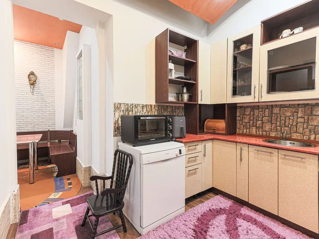 Apartament cu 2 camere la curte comună, pe str. Barabas Bela