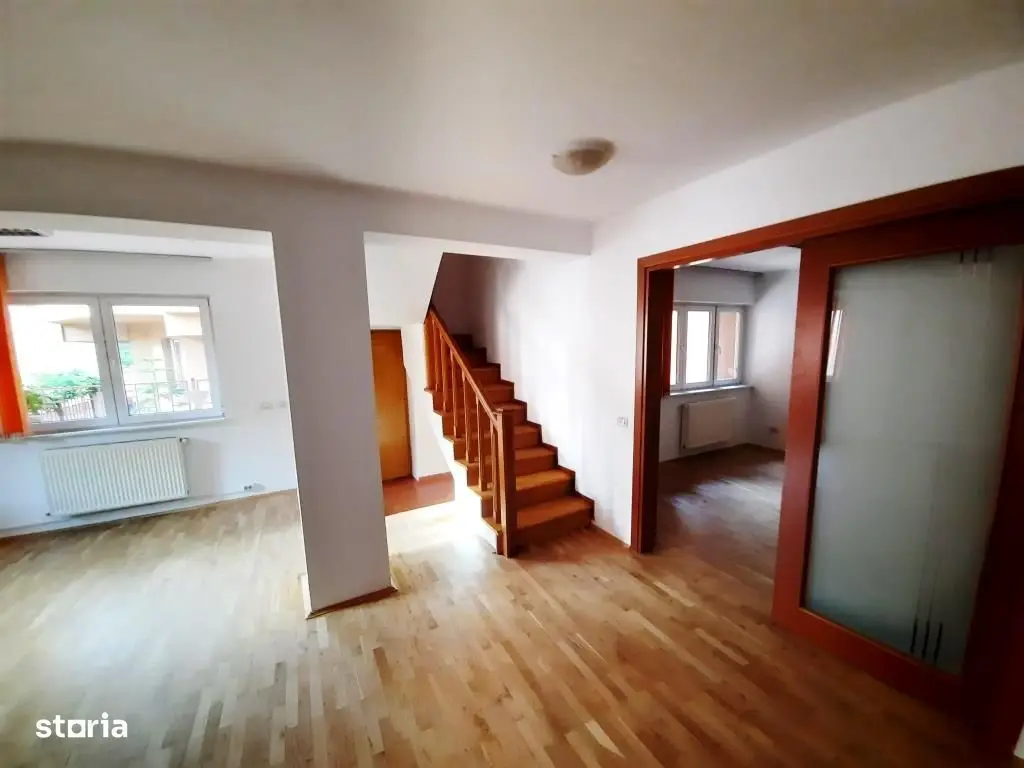 Duplex P+1 in bloc 2013 in Precupetii Vechi nr 65, 4 camere, curte