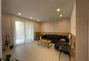 Apartament pe 3 nivele. Terasa 30 mp. 2 Balcoane. 2 Bai. Gradina