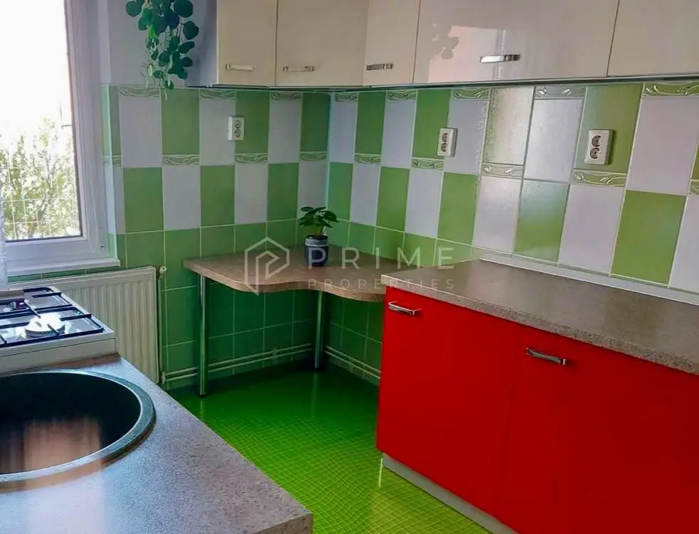Apartament 2 camere decomandate, etaj intermediar