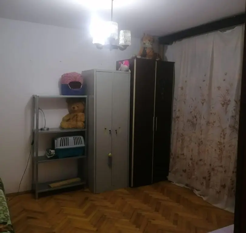 Vand apartament 3 camere langa policlinica Malcoci