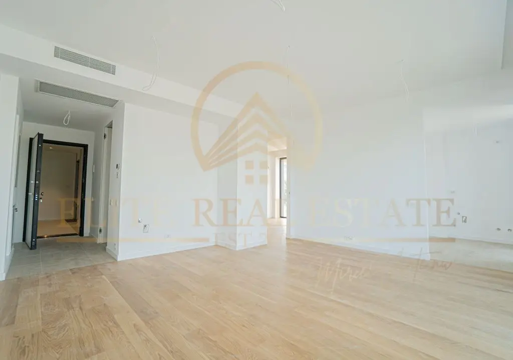 Stațiunea Mamaia - Vânzare apartament cu 4 camere, 3 bai cu vedere la lac.