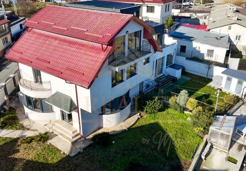 Năvodari - Casă exclusivistă cu ponton privat – Primul rând la lac