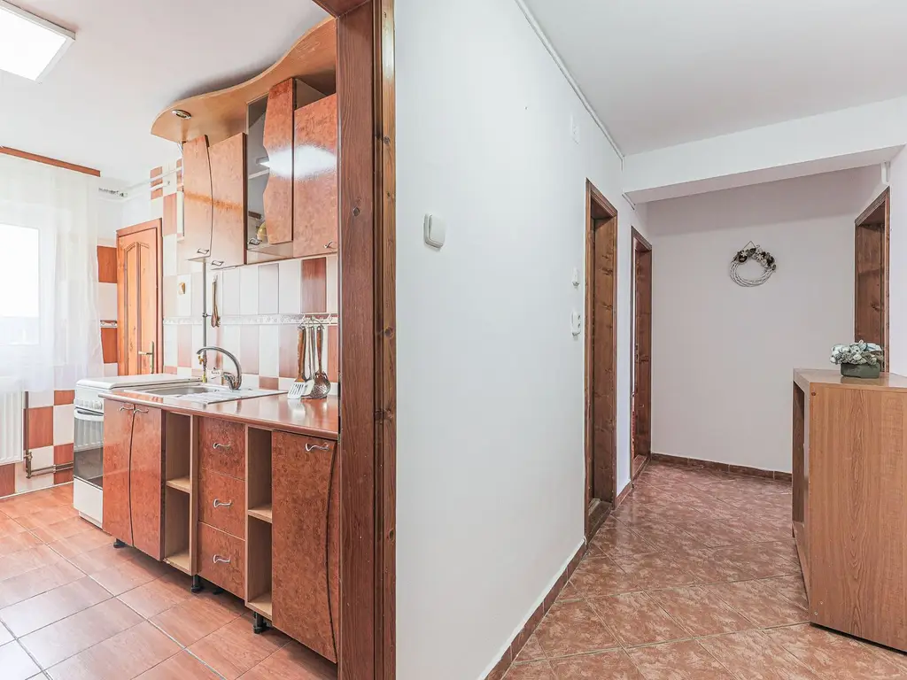 Vandut! Apartament 2 camere, decomandat, 64 mp, etaj 4/4
