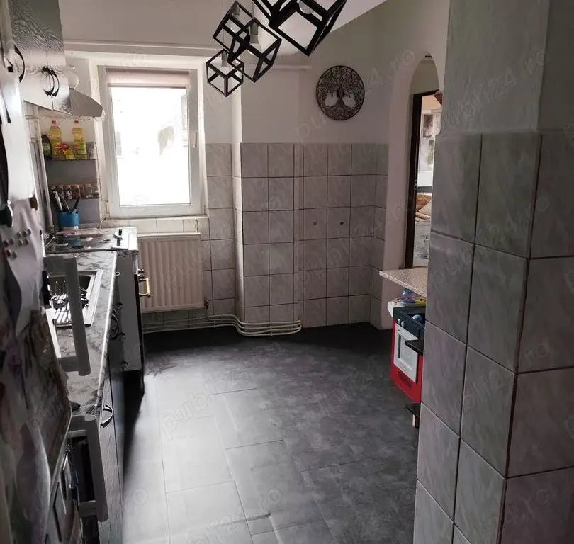 Ag BRASADAS vinde apt 3 cam etaj 4/4 Micro 16.