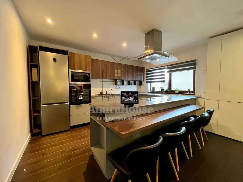 Apartament 3 camere, 107 mp, finisat, parcare, cartierul Europa