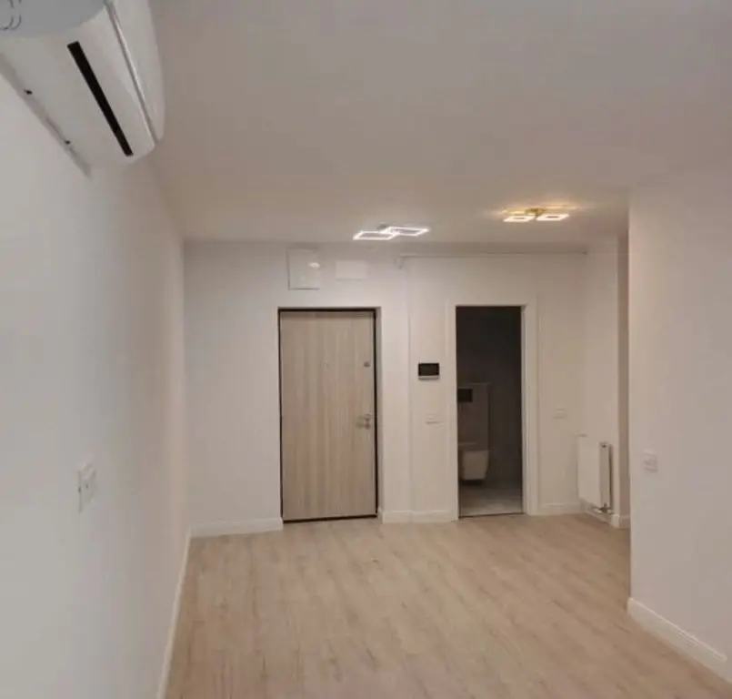 2 apartamente de vanzare