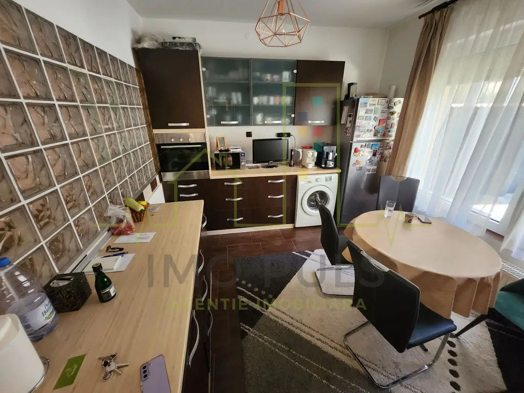 Casa individuala + un SAD cu acces din strada. Dambovita / Sagului