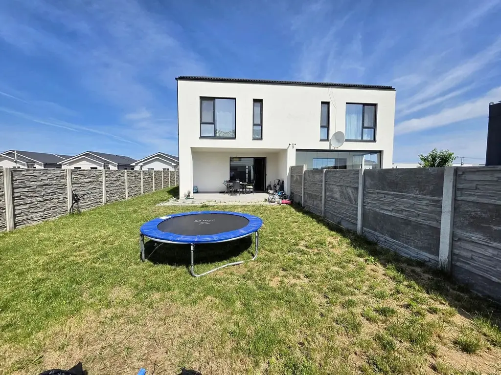 DUPLEX P+1E DE VÂNZARE ÎN MOṢNITA NOUĂ