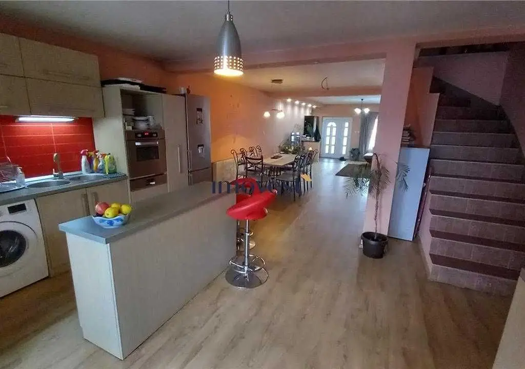 BRASADAS vinde casa tip duplex în zona CLOSCA.