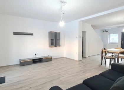 Casa semimobilata semiutilata in Cartier Izvor Tarlungeni Brasov