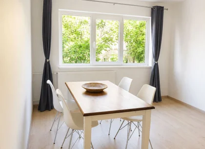 Apartament cochet cu 2 camere, situat la etajul 1 (Zona Dacia)