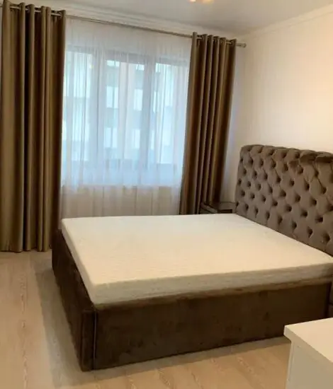 Vând apartament 3 camere 3 minute de Coresi complex ISARAN