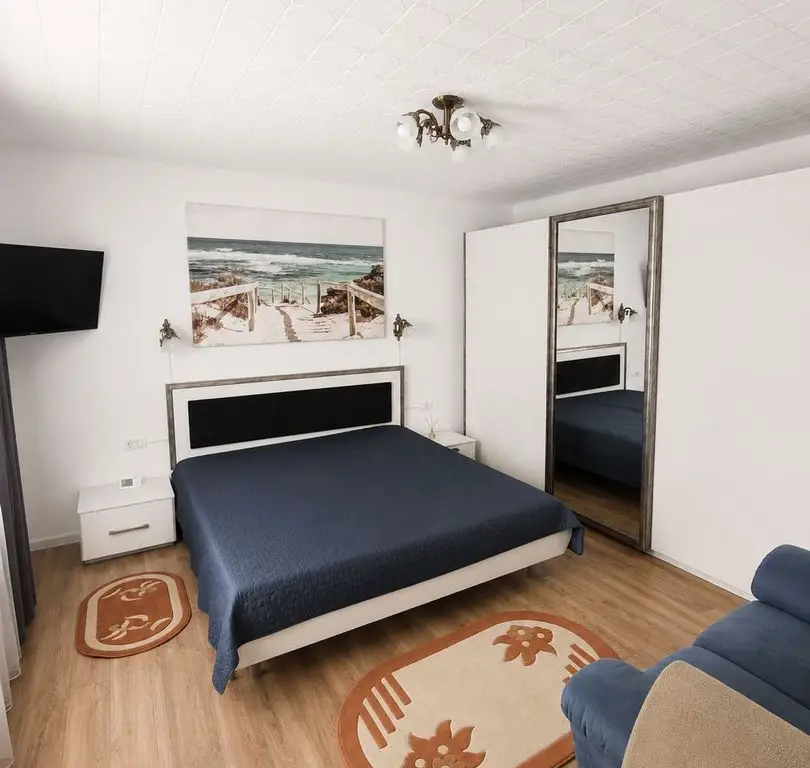 Apartament la casă cu terasă generoasă, între Lipovei și Aradului – co