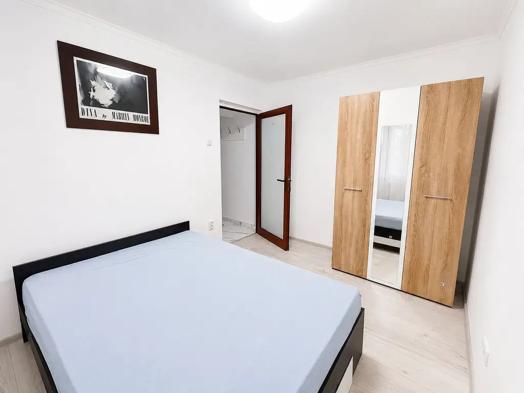 Apartament spațios 3 cam, complet renovat, mobilat – disponibil 01.07.