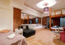 Ag BRASADAS vinde villa cu 20 camere Pta ROMANA.