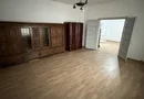 BRASADAS vinde PARTERUL unei case in zona Botizului.