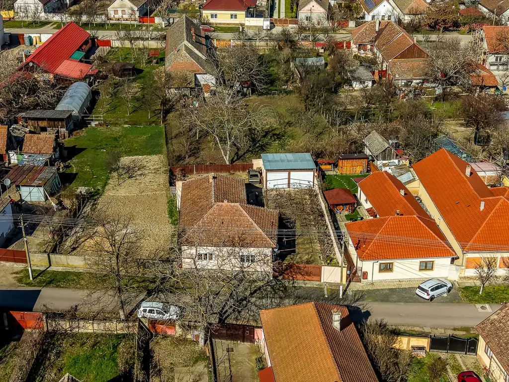 Casa ideală pentru familie: școală la 3 min. Zonă foarte liniștită.