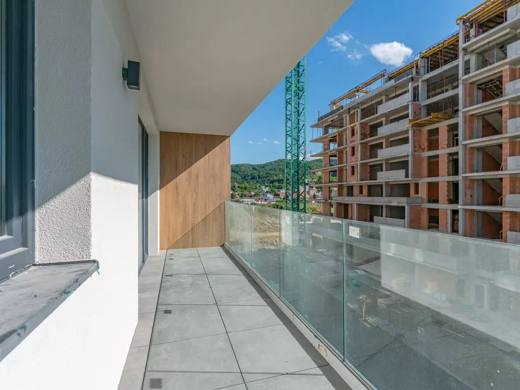 Apartament Decomandat | 53 mp utili + 10 mp balcon | Sala Polivalentă