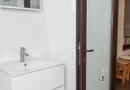 Vilă 5 dormitoare, 4 băi, 2 248mp teren, piscină. Preț: 229 000 E.