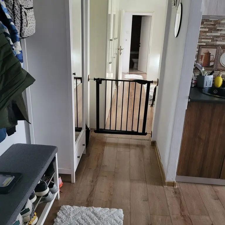 BRASADAS vinde ap 2 cam mobilat etaj 4/4.