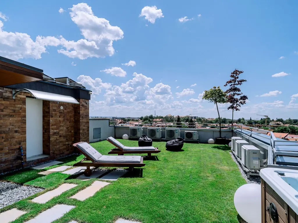 Penthouse 4 camere, ultracentral, Oradea. 800 000 E. Comision 0