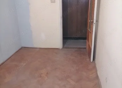 BRASADAS vinde apt 4 camere etaj 4/4 in centru.
